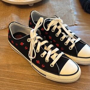 Limited edition valentines Style embroidered hearts and roses. Smoke free home